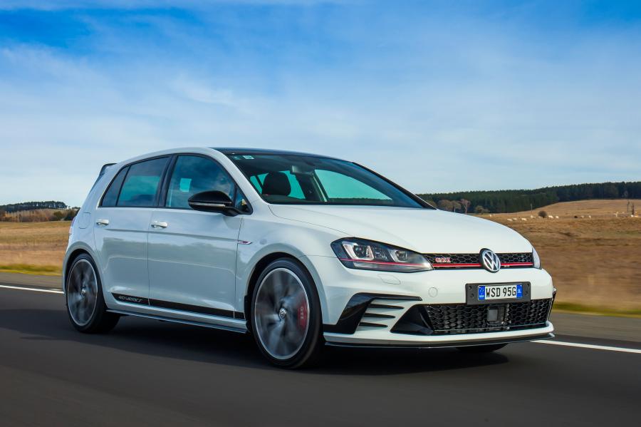  Volkswagen Golf GTi 40 Years Edition 2016 года  (фото 14 из 21)